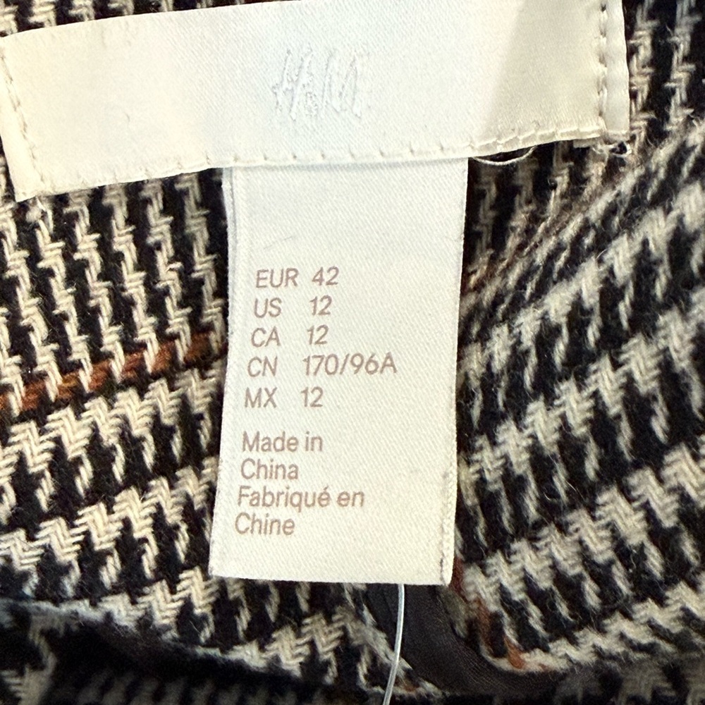 H&M Plaid Single-Button Long Blazer Coat‎ in Black and Cream - Picture 5 of 6